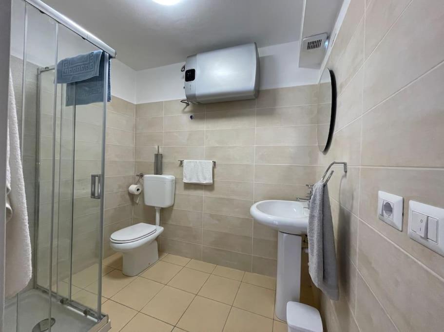 L'Etrange Rendez-Vous Tome 1 Apartment Carona  Ngoại thất bức ảnh