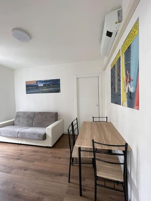 L'Etrange Rendez-Vous Tome 1 Apartment Carona  Ngoại thất bức ảnh