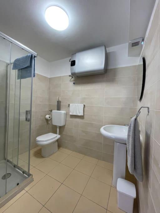 L'Etrange Rendez-Vous Tome 1 Apartment Carona  Ngoại thất bức ảnh