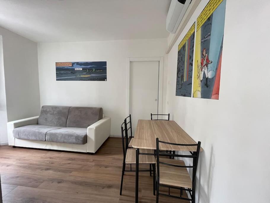 L'Etrange Rendez-Vous Tome 1 Apartment Carona  Ngoại thất bức ảnh