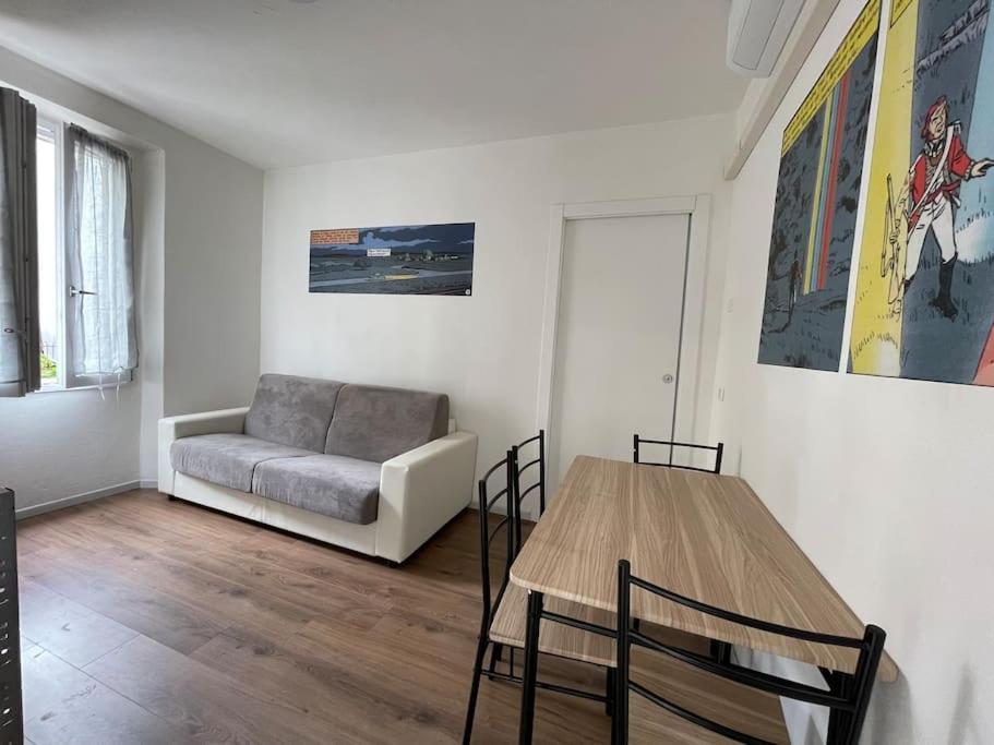 L'Etrange Rendez-Vous Tome 1 Apartment Carona  Ngoại thất bức ảnh
