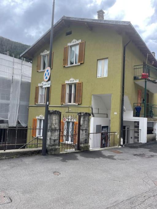 L'Etrange Rendez-Vous Tome 1 Apartment Carona  Ngoại thất bức ảnh